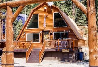 Peaceful 2 Bedroom Cabin With Lots Of Space. has Balcony rooms