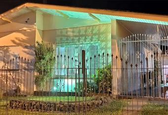 Vivienda Encosta da Serra - Hostel allows 18 year olds to book a room