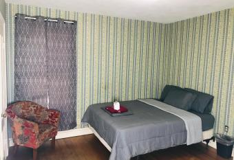 Pacifico   s Place    2C    has Balcony rooms