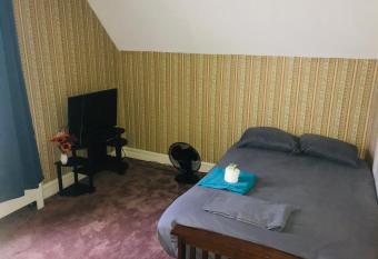 Pacifico's Place  has Balcony rooms