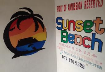 Sunset beach backpackers allows 18 year olds to book a room