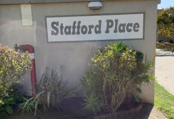 16 Stafford Place has Balcony rooms