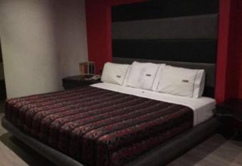 Motel Fronorte allows 18 year olds to book a room