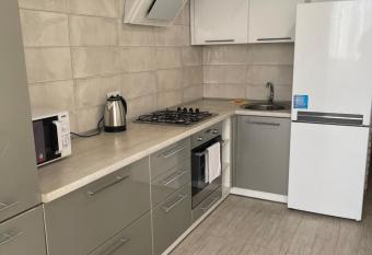 050                                                                                    allows 18 year olds to book a room