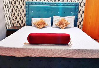 Hotel Super Seven has Balcony rooms