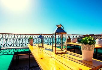 THE HORIZON has Balcony rooms