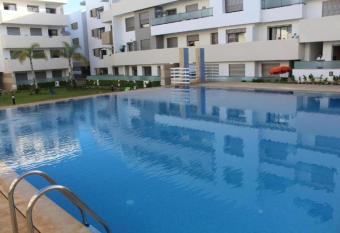 Paradise 5 allows 18 year olds to book a room