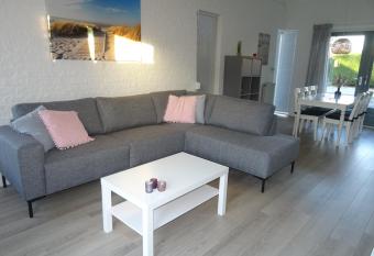 Park Schoneveld, Strandparel 357 allows 18 year olds to book a room