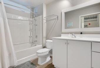 Amazing Condo Close to University of Michigan 303 allows 18 year olds to book a room