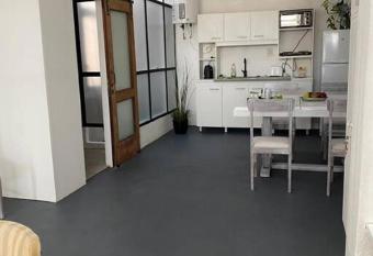 Apartamento Santa F   allows 18 year olds to book a room