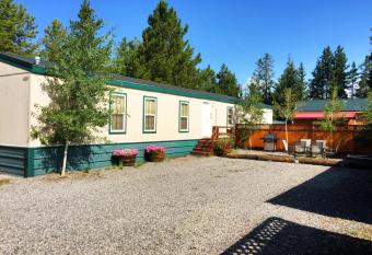 Alpine #3 allows 18 year olds to book a room