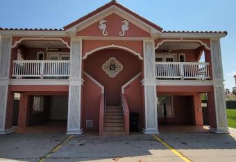 Friendly 2 Bedroom with Big Pool - Campeche Triplex unit B home has Balcony rooms