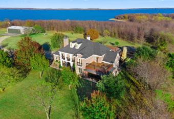 Luxury 5 Acre Private Estate on Lake Ray Roberts has Balcony rooms
