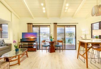 Pali Kai Cottage 17 A, Ocean Bluff, Nawiliwili has Balcony rooms