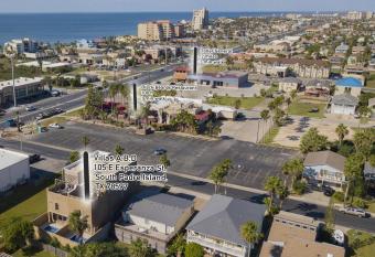 2-Level Townhome with Rooftop Patio - Esperanza Villas 4 has Balcony rooms