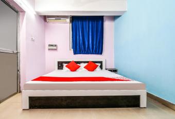 OYO Hotel River View allows 18 year olds to book a room