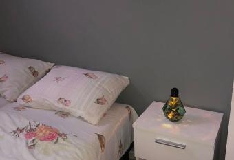 Lodz Great apartment allows 18 year olds to book a room