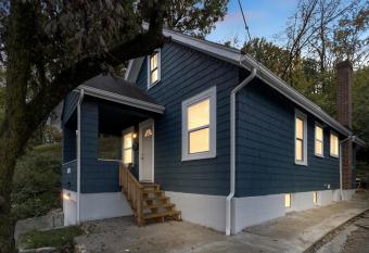 Cozy APT near UC, Hospital and Zoo! Amazing Location! apts has Balcony rooms