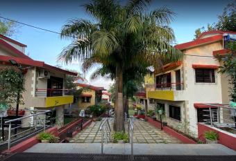 Bhatia Villas 3BHK has Balcony rooms