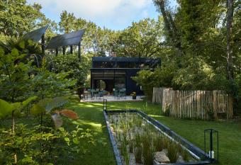 Domaine de Pan has Balcony rooms