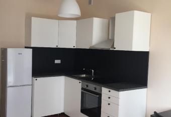   v  ryno appartment-Self check-in-Free garage has Balcony rooms