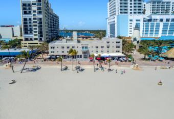 Hotel Sheldon has Balcony rooms