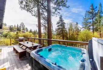 Nightcap Lodge has Balcony rooms