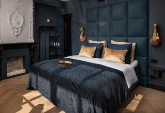 St George Luxury Suite allows 18 year olds to book a room