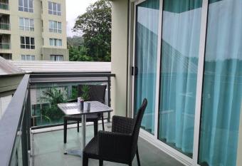 Santubong Suites 3 (Just Like Home) Damai allows 18 year olds to book a room