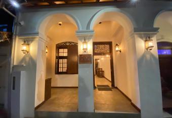 The Dutch Boutique has Balcony rooms