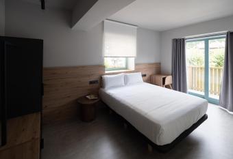 Goiko Errota landetxea allows 18 year olds to book a room
