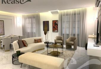 Kease Yasmin A-1 Royal touch AX12 has rooms with a private hot tub