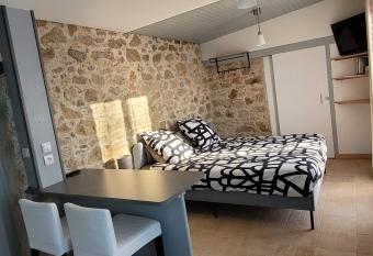 La genoti  re has Balcony rooms