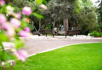 Eden Inn allows 18 year olds to book a room