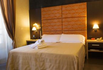 Residenza Ponte Vecchio Firenze allows 18 year olds to book a room