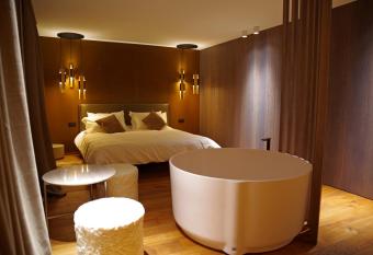 Chalet La Ciaseta allows 18 year olds to book a room