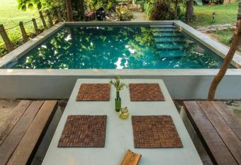 Sandra eco has Balcony rooms