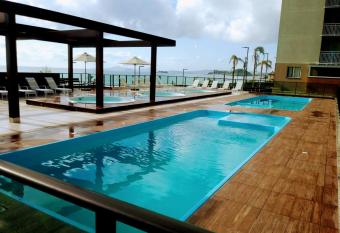 Resort P   na Areia pr  ximo Beto Carrero has rooms with a private hot tub
