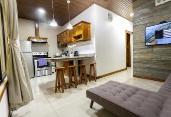 Palo Rosa has Balcony rooms