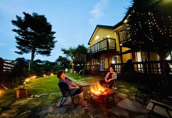 Honey Bear Pension has Balcony rooms