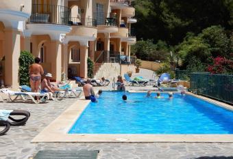 Las Flores 5 - Large townhouse has Balcony rooms