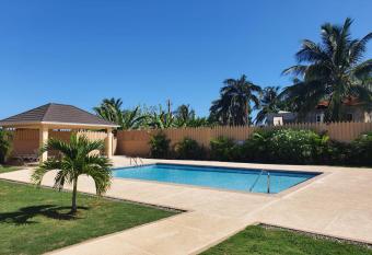 Lovely Ensuite Getaway with Pool allows 18 year olds to book a room