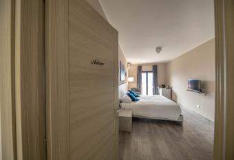 Il Gelso Guest House has Balcony rooms