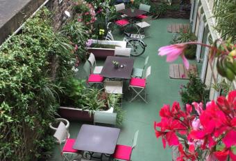 Garden Hotel Rennes Centre Gare allows 18 year olds to book a room