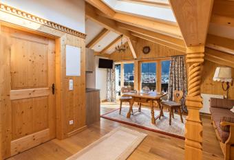 Ferienwohnung Bergkristall has Balcony rooms