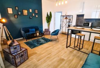 NG SuiteHome - Lille I Tourcoing Winoc - Appartement T2 - Netflix - Wifi - Cuisine - Parking gratuit allows 18 year olds to book a room