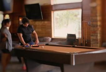 Son's Rio Cibolo Birdhouse Cabin #2 Brand New Cabins! Sleeps 6 Comfortably! has rooms with a private hot tub