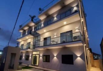 Passion Hills Apartment allows 18 year olds to book a room