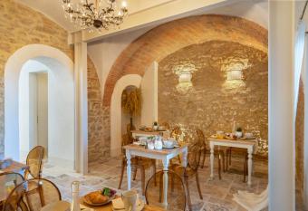 Beatabb allows 18 year olds to book a room