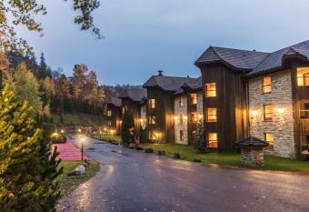 H  tel et Centre de Vill  giature Lac Carling allows 18 year olds to book a room